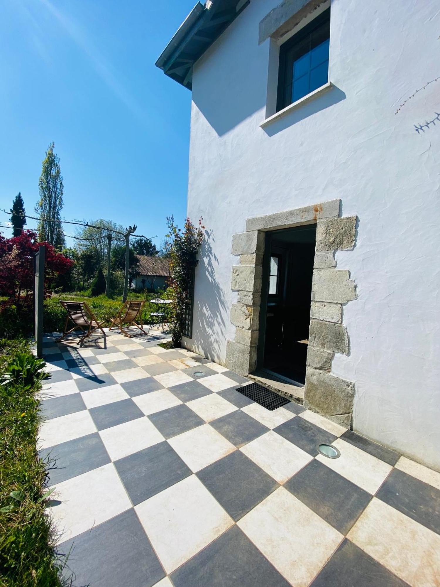 La Bastide De Guiche Entre Ocean Et Montagnes Apartment Luaran gambar